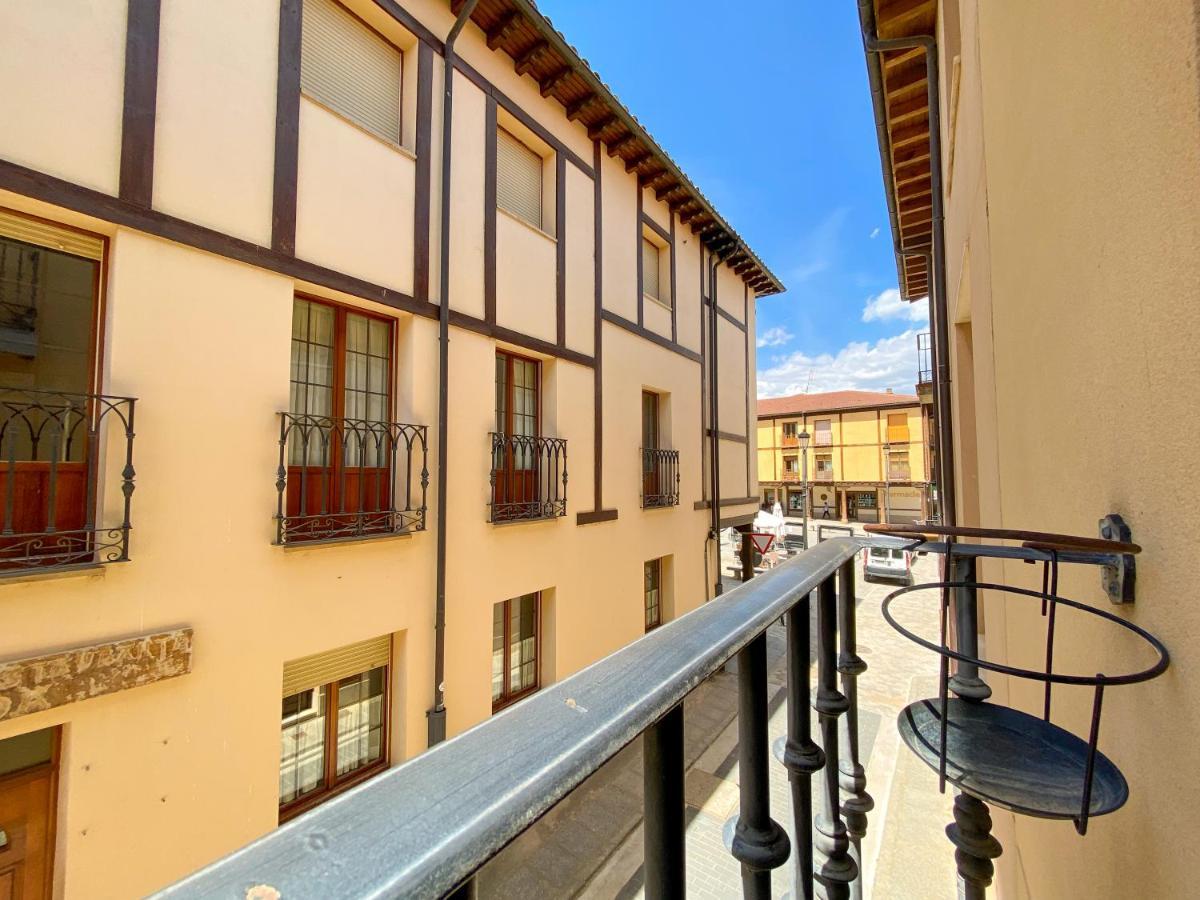 Vivienda Turistica Los Leones Берланга-де-Дуеро Екстер'єр фото